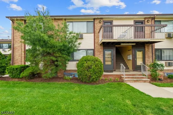 735 Cricket Ln, Woodbridge Twp., NJ 07095