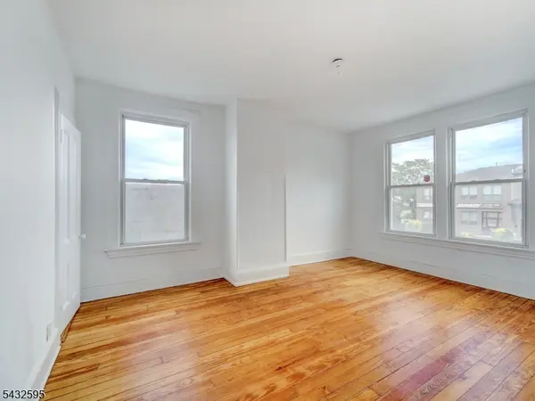 444 N Broad St, Elizabeth City, NJ 07208