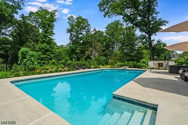 175 Round Top Rd, Bernardsville Boro, NJ 07924