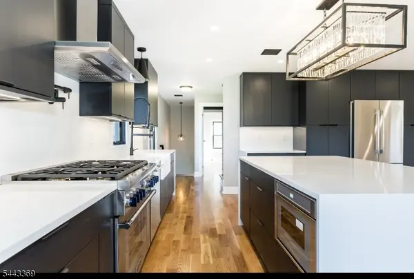 76 Burnet Rd, Florham Park Boro, NJ 07940
