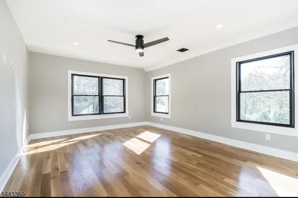 76 Burnet Rd, Florham Park Boro, NJ 07940