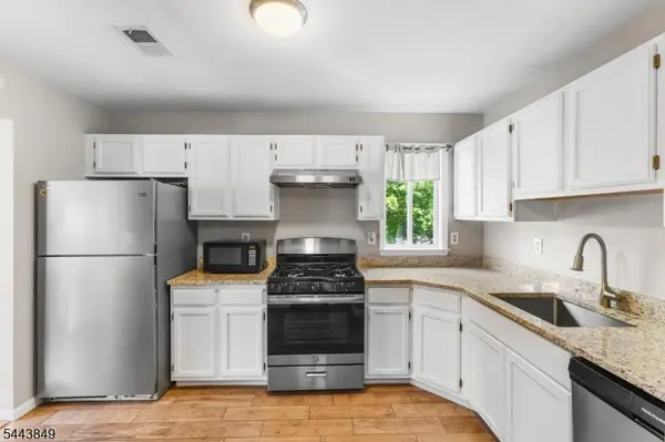 5 Garden Ct, Roxbury Twp., NJ 07876