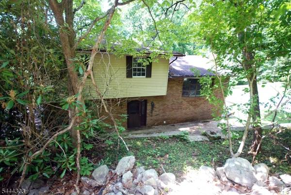 36 Mountain Lake Rd, White Twp., NJ 07823