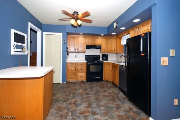 36 Mountain Lake Rd, White Twp., NJ 07823