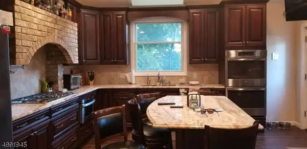 16 Offord St, Passaic City, NJ 07055