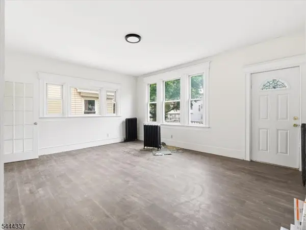 50 Arsdale Ter, East Orange City, NJ 07018