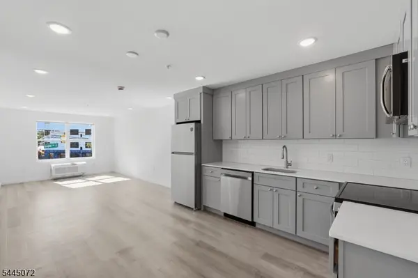 566 Springfield Ave #202, Newark City, NJ 07103
