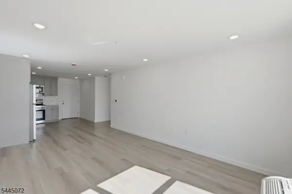 566 Springfield Ave #202, Newark City, NJ 07103