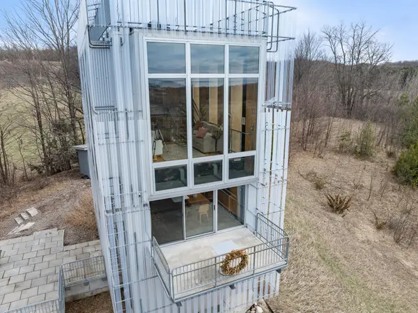 7452 N Manitou TRL, Leelanau Twp, MI 49670