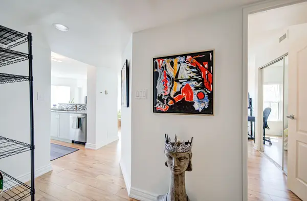 97 Lawton BLVD #202, Toronto C02, ON M4V 1Z6