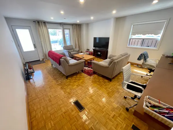 40 Bellevue AVE, Toronto C01, ON M5T 2N4
