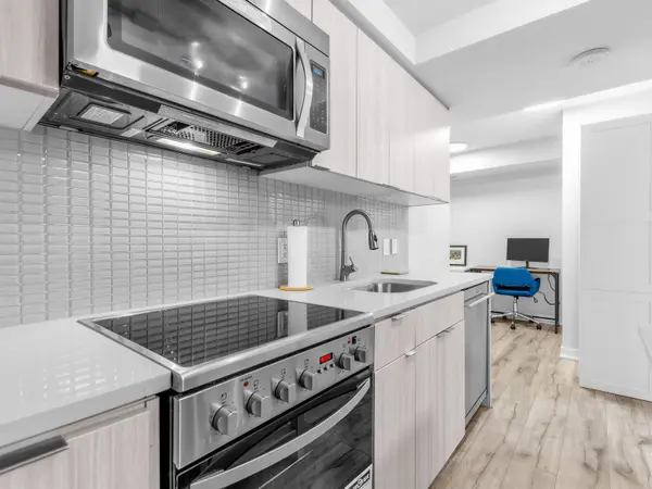 295 Adelaide ST W #1210, Toronto C01, ON M5V 0L4