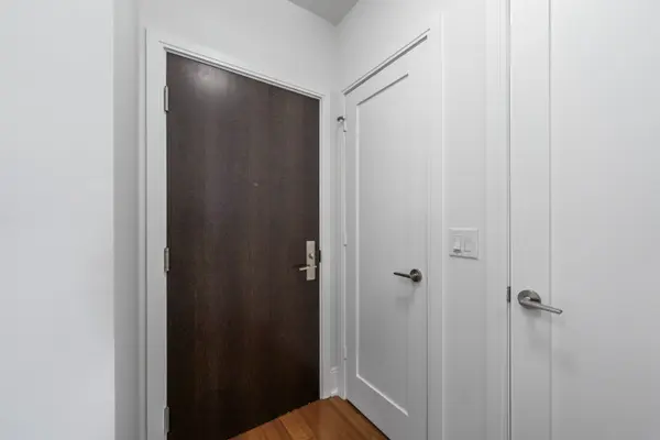 25 Broadway AVE #1410, Toronto C10, ON M4P 1T7