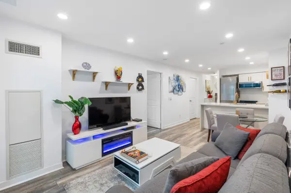 50 Lynn Williams ST #916, Toronto C01, ON M6K 3R9