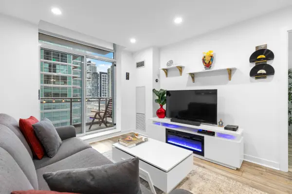50 Lynn Williams ST #916, Toronto C01, ON M6K 3R9