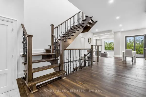 28 Camwood CRES, Toronto C13, ON M3A 3L2
