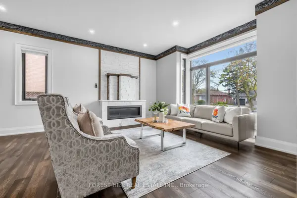 28 Camwood CRES, Toronto C13, ON M3A 3L2