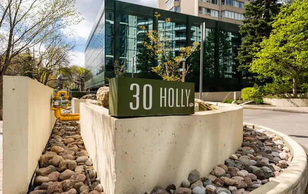 30 Holly ST #901, Toronto C10, ON M4S 3C2