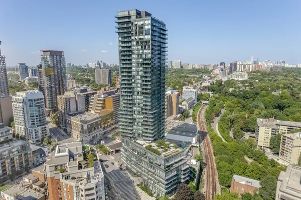825 Church ST #105, Toronto C09, ON M4W 3Z4