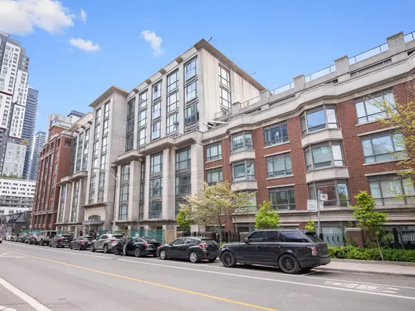 18 Beverley ST #209, Toronto C01, ON M5T 3L2