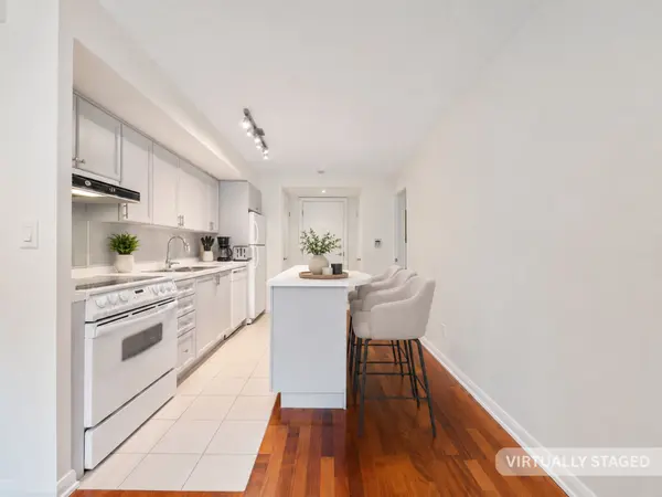18 Beverley ST #209, Toronto C01, ON M5T 3L2