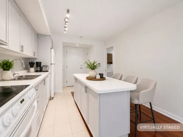 18 Beverley ST #209, Toronto C01, ON M5T 3L2