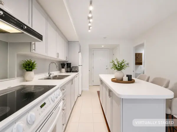 18 Beverley ST #209, Toronto C01, ON M5T 3L2
