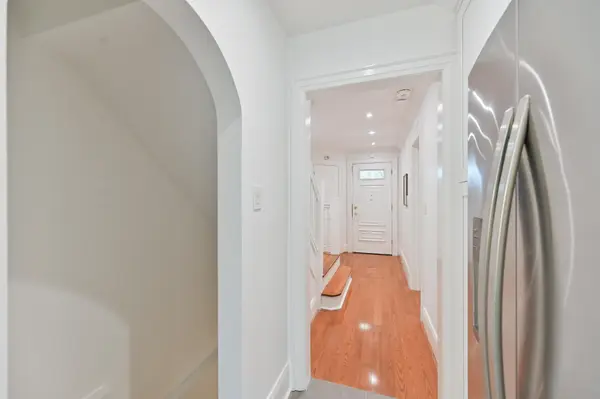 168 Moore AVE, Toronto C09, ON M4T 1V8