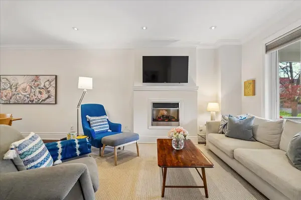 113 Langford AVE, Toronto E03, ON M4J 3E5