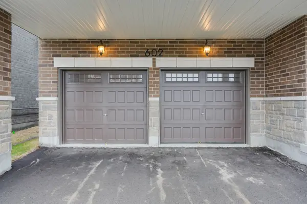 602 Newlove ST, Innisfil, ON L9S 0S2