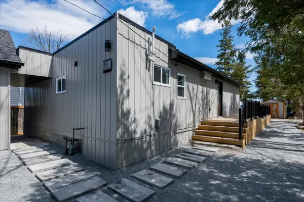 241 Rockaway Beach PL, Innisfil, ON L0L 1K0