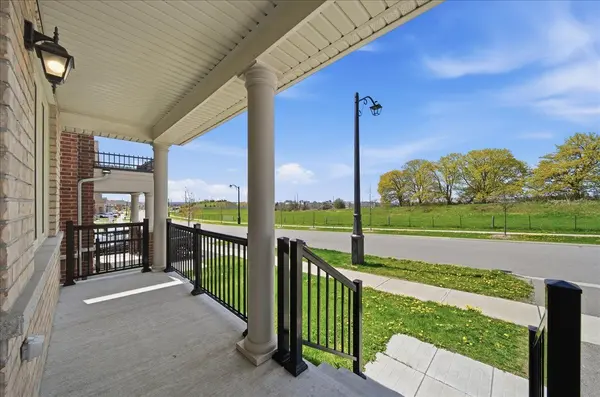 1033 Langford BLVD, Bradford West Gwillimbury, ON L3Z 4K9