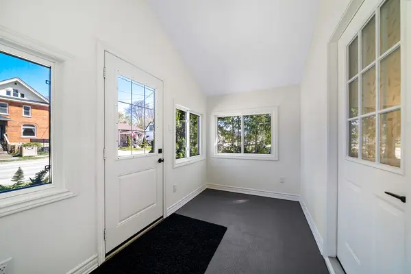 176 Sixth ST, Collingwood, ON L9Y 1Y9