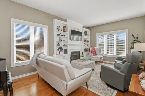 18 Maple DR, Wasaga Beach, ON L9Z 0A7