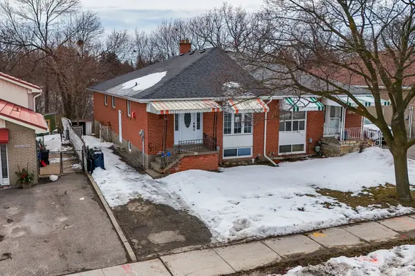 57 Lakeland DR, Toronto W10, ON M9V 1M8