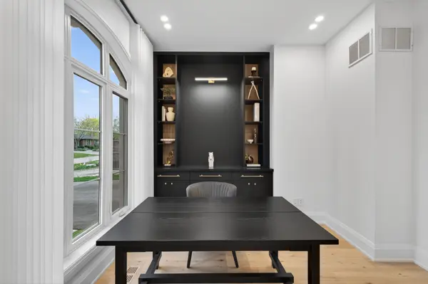 431 Seaton DR, Oakville, ON L6L 3Y3