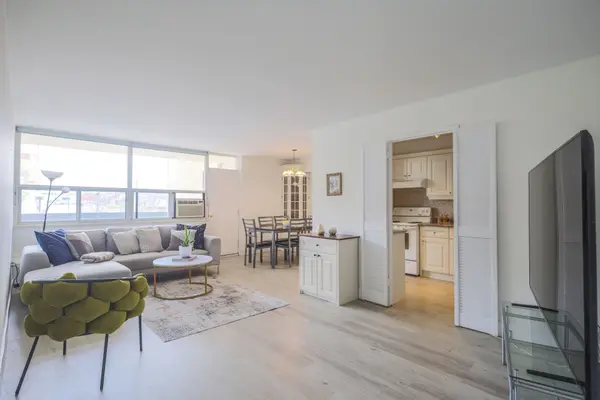 1455 Lawrence AVE W #207, Toronto W04, ON M6L 1B1
