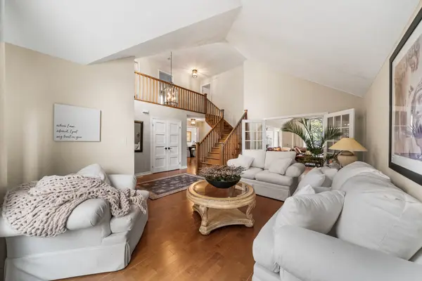 2139 Bushtrail CT, Burlington, ON L7M 4B2