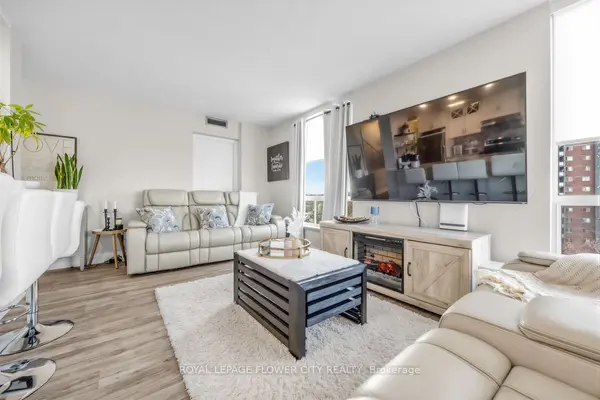 3 Hickory Tree RD #908, Toronto W04, ON M9N 3W5
