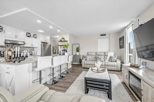 3 Hickory Tree RD #908, Toronto W04, ON M9N 3W5