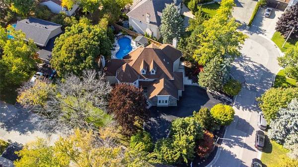 2064 Almira CT, Mississauga, ON L5H 4A5
