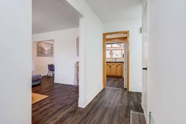 411 Maplehurst AVE, Oakville, ON L6L 4Y3