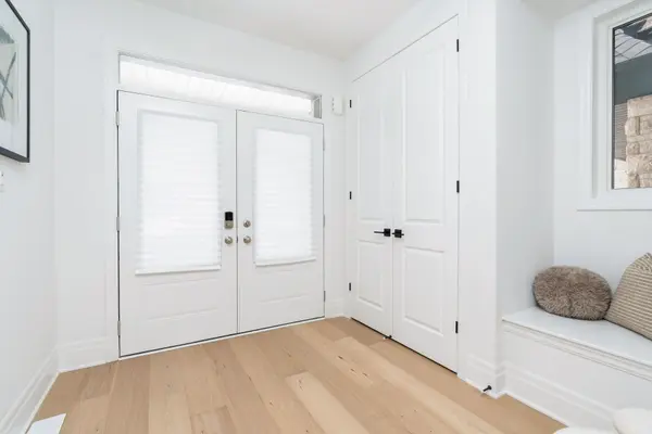 1556 Cookman DR, Milton, ON L9E 2A7