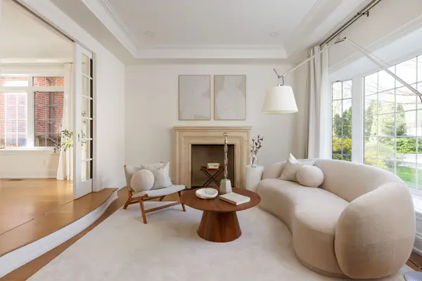 36 Gardenvale RD, Toronto W07, ON M8Z 4B9