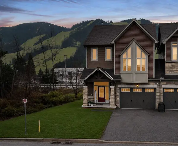 126 Delphi LN, Blue Mountains, ON N0H 1J0