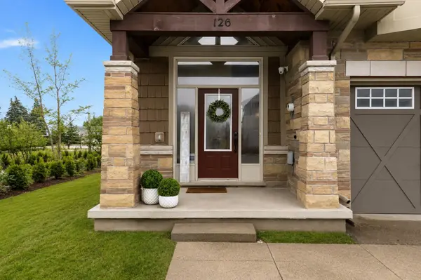 126 Delphi LN, Blue Mountains, ON N0H 1J0