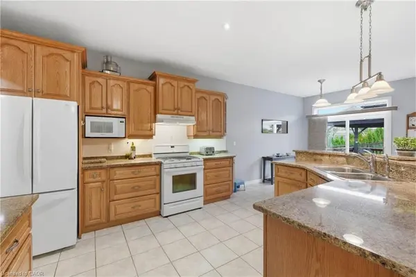 58 Templeton DR, Kitchener, ON N2A 4G1