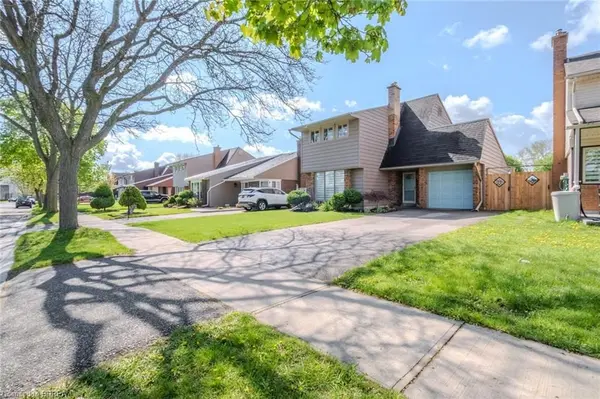 24 Hallmark ST, Brantford, ON N3P 1A5