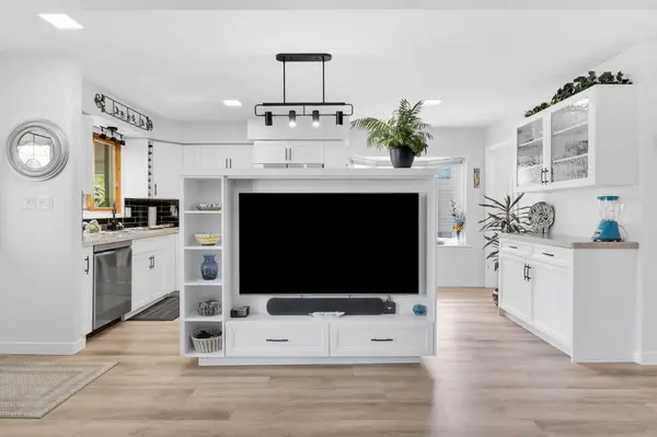277 Station ST, North Middlesex, ON N0M 2K0