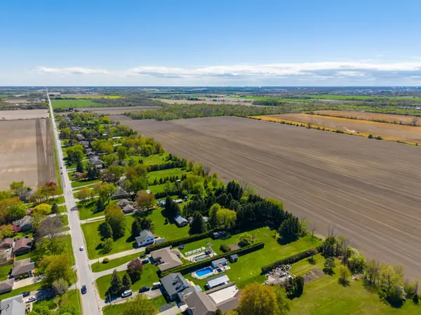 2053 London Line, Sarnia, ON N7T 7H2